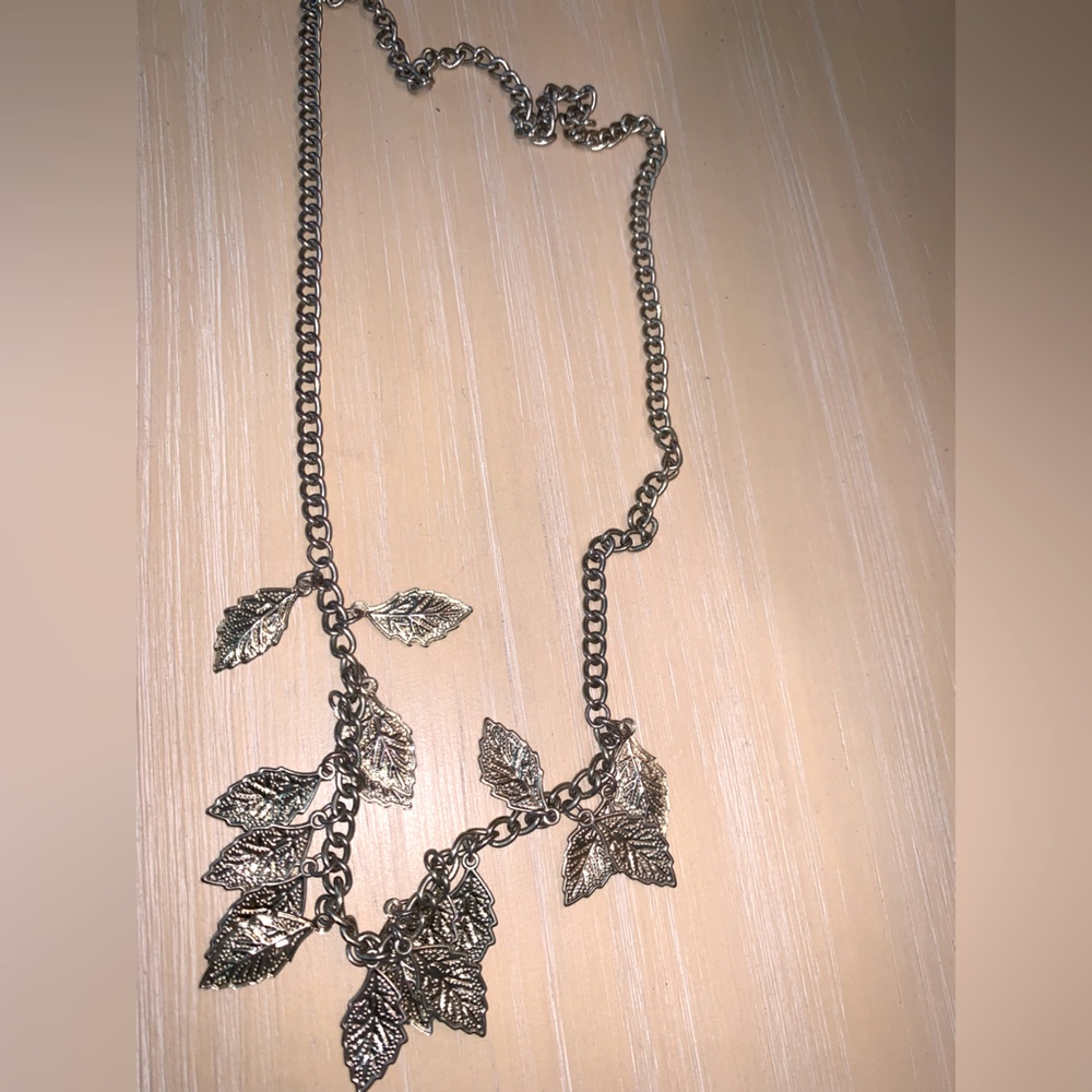 Leave Necklace